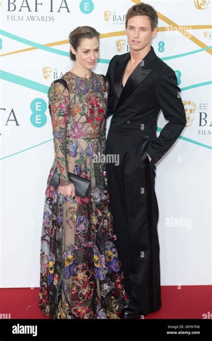 Eddie Redmayne Wife: Hannah Bagshawe Age, Net Worth, Wiki, Height, Birthday, Wedding Dress, Movies, School