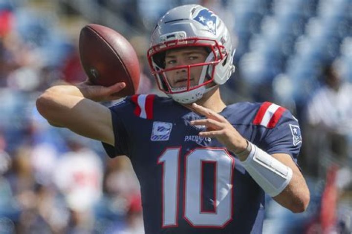 How many QB pressures does George Karlaftis have?