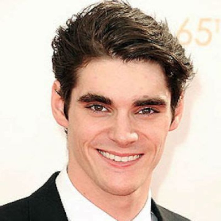 Is RJ Mitte Dating Or Single? Know His Net Worth, Dating Life And Many More
