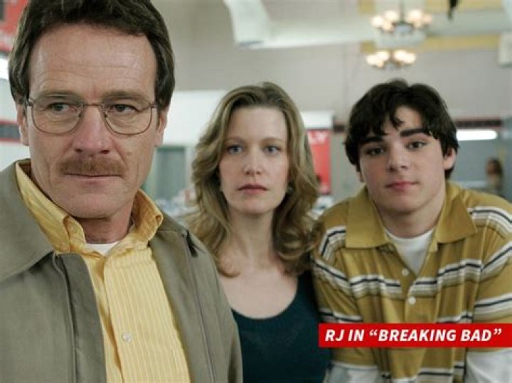 Jodi Lyn O’Keefe Was Rumored To Be Dating Breaking Bad Star RJ Mitte