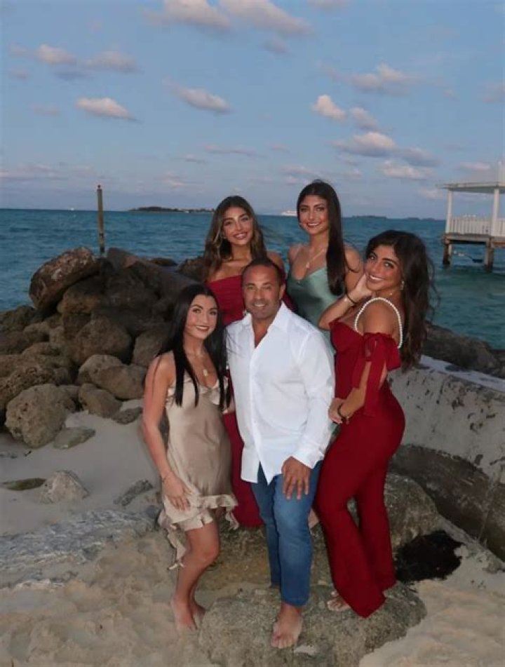 Joe Giudice Wiki, Net Worth, Age, Birthday, Bahamas, Now, Deportation, Instagram And Girlfriend Of Teresa Giudice’s Ex-Husband