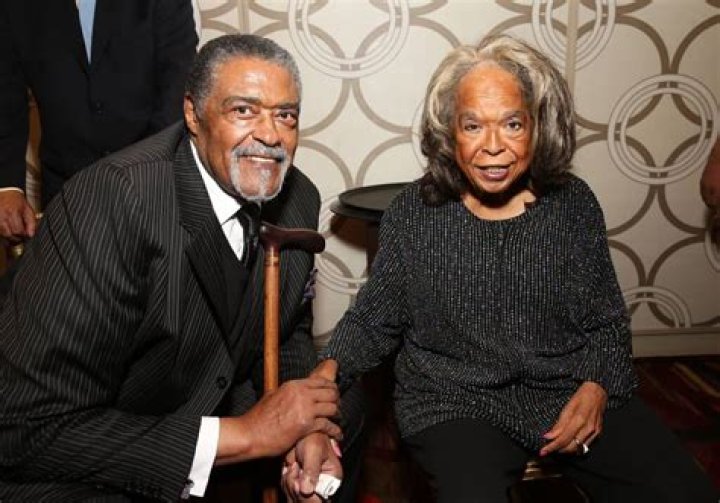 Rosey Grier Biography, Age, Education, Spouse, Professional Football, Net Worth, Movies, Songs, Kojak, Awards, and Achievements.