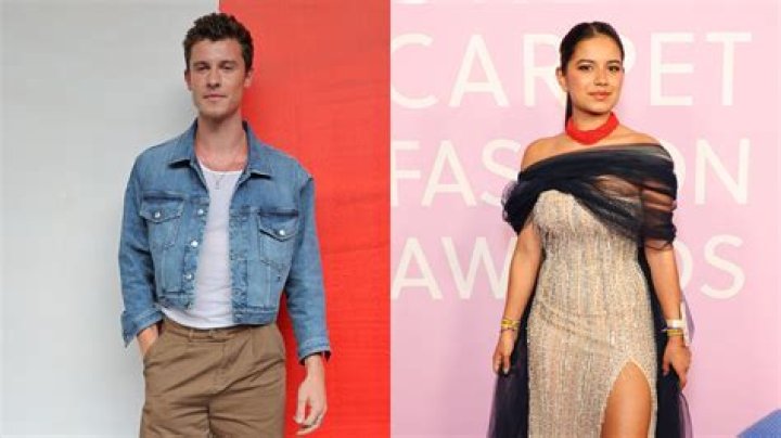 Shawn Mendes Bio, Wiki, Age, Parents, Girlfriend Camila Cabello, Net Worth, Stitches, Net Worth, Songs and Albums